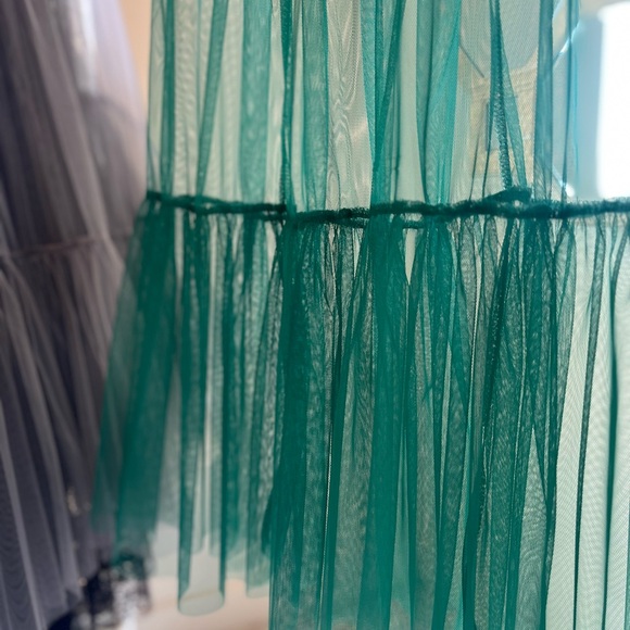 Elegant Teal Tulle Skirt - Picture 3 of 8